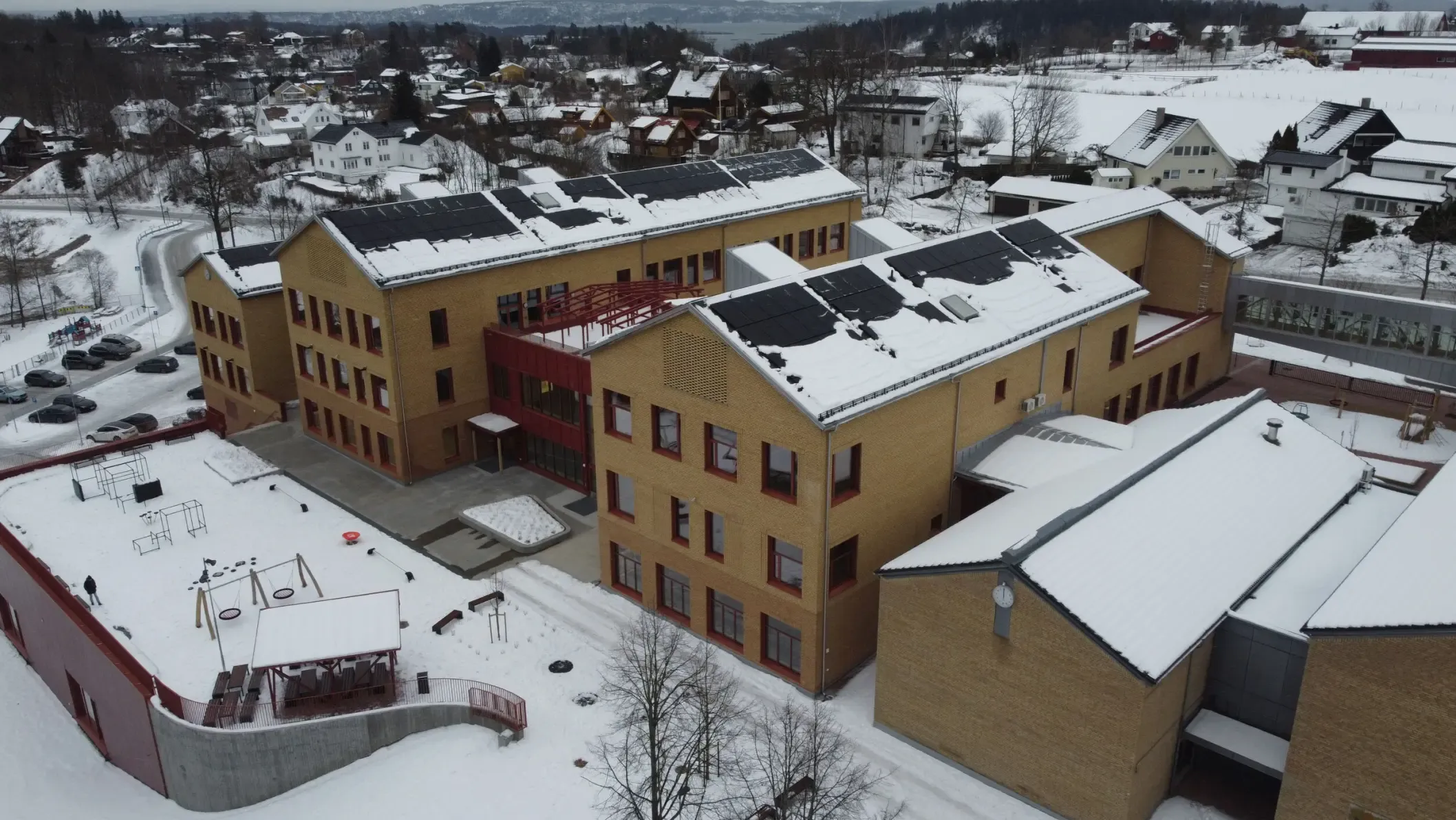 Hvalstad skole Asker – totalrehabilitering og nybygg 16 000 m², Ruta Entreprenør som TE
